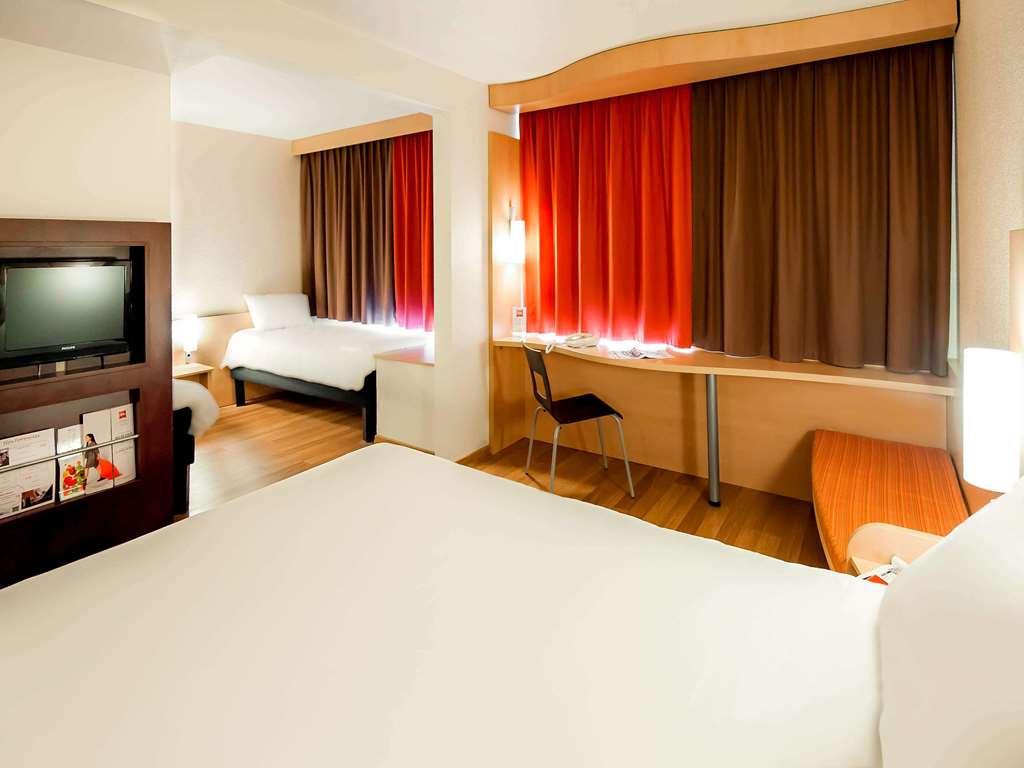 Ibis Vannes Room photo